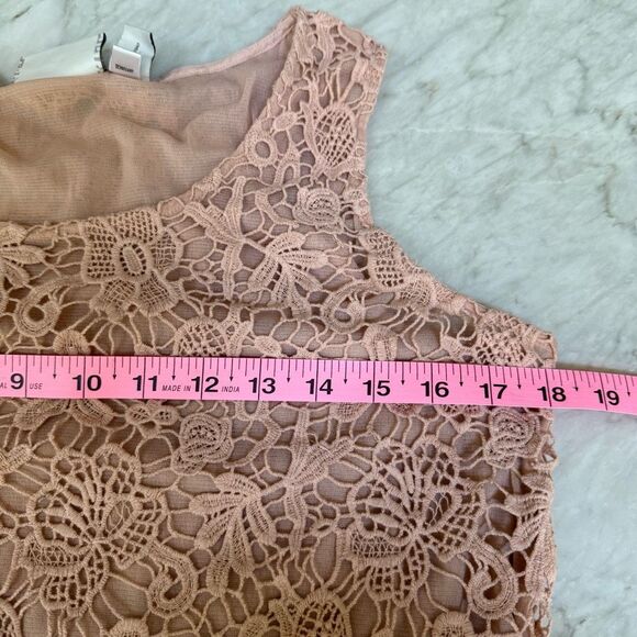 Chico’s sleeveless knit lace top in dusty rose size 1 or M - Picture 5 of 6